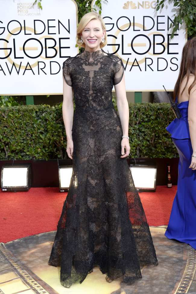 Blanchett debuto con el vestido Armani Prive de encaje en los Globos de Oro de 2014