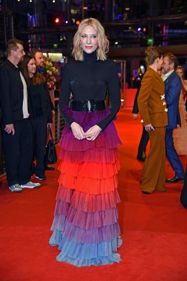Blanchett trajo esta colorida creacion de Alta Costura de Givenchy para el Festival Internacional de Cine de Berlin de 2023