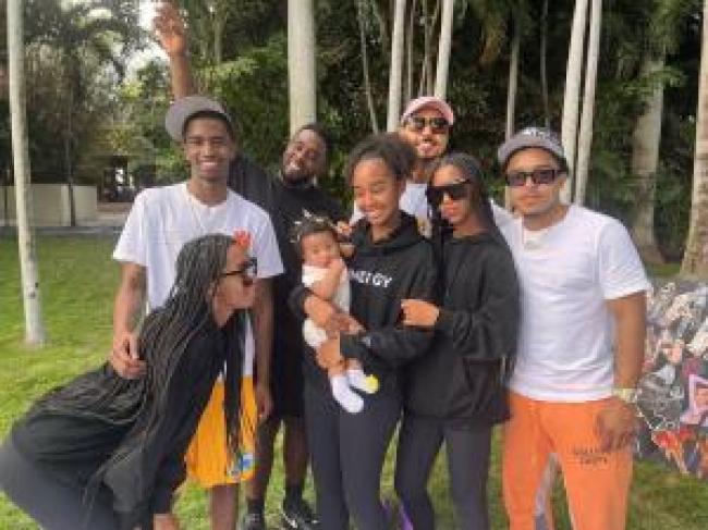 Sean Diddy Combs y sus siete hijos