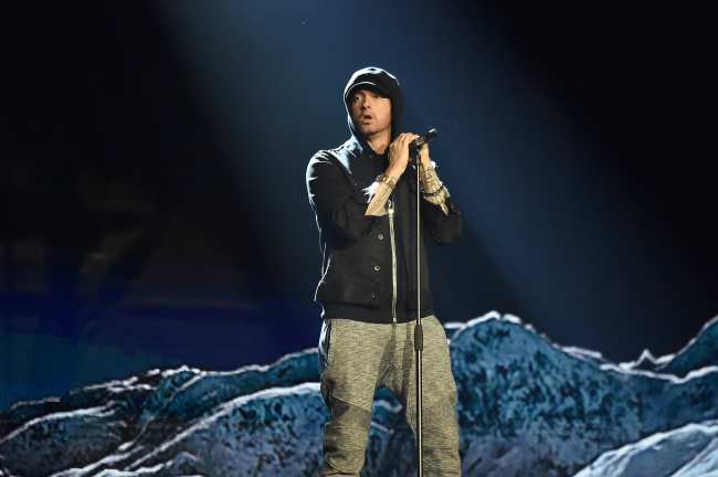              Eminem dijo que su marca se danaria si Bryant y Dixon obtuvieran una marca comercial para Reasonably Shady            