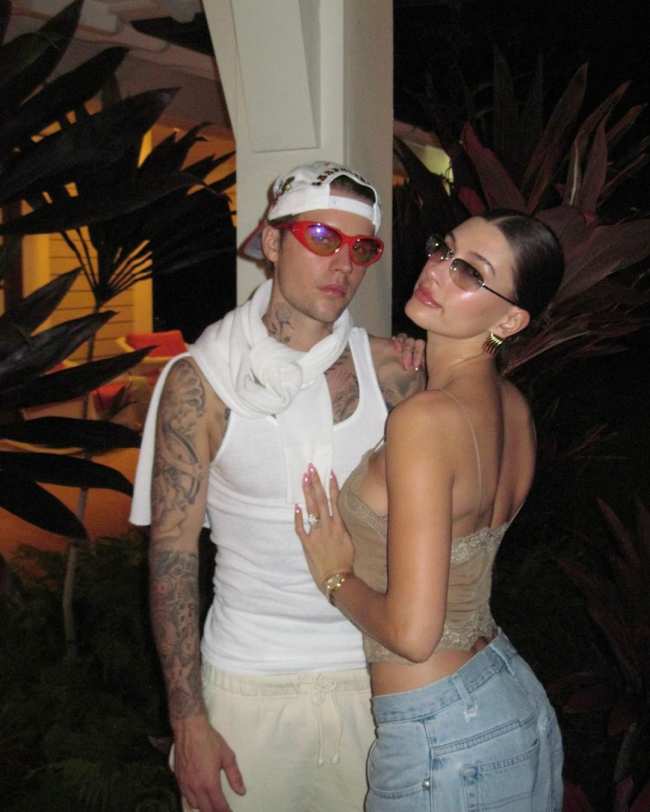              Hailey y Justin Bieber se comprometieron solo cuatro meses despues de que la cantante de Peaches y Gomez terminaran            