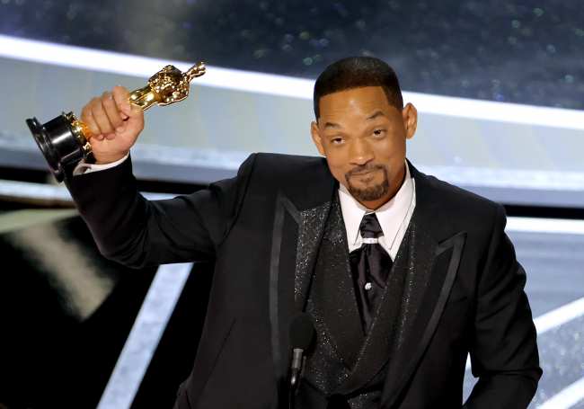              Will Smith se echo a llorar al recoger su Oscar al mejor actor por King Richard            
