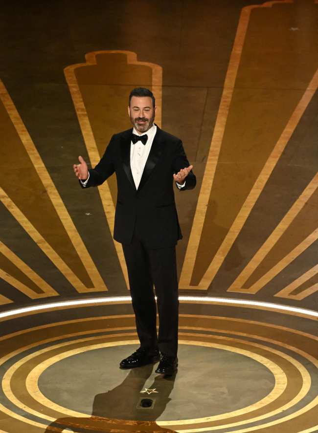 Jimmy Kimmel bromeo sobre el uso desenfrenado de Ozempic en Hollywood durante su monologo de los Oscar 2023