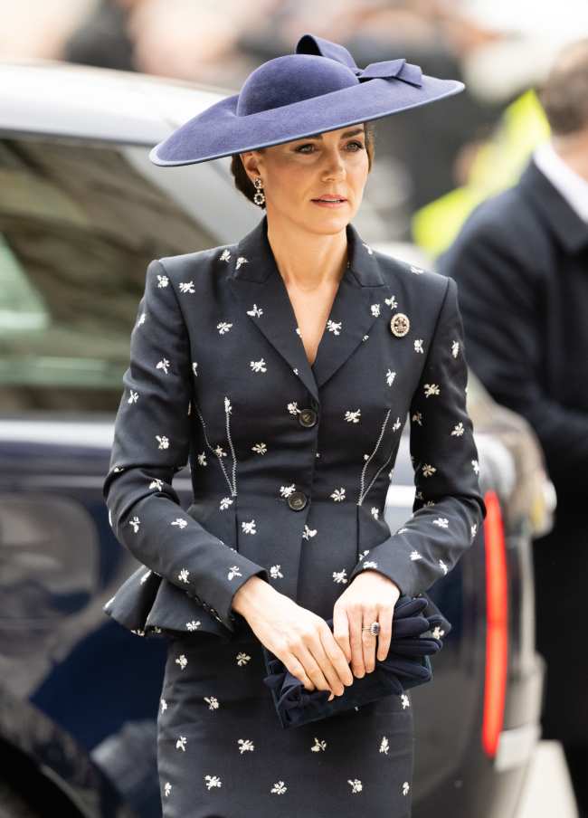 La Princesa de Gales uso el broche sin la gota de gema en la parte inferior