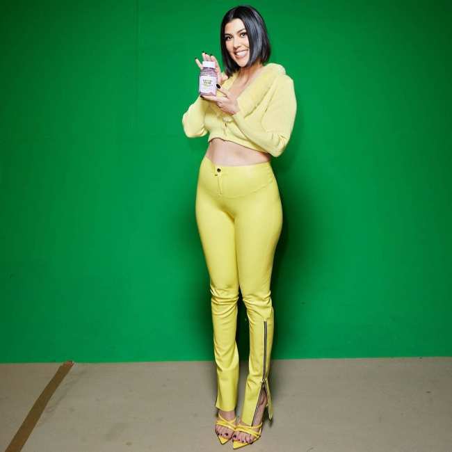 Kourtney Kardashian promocionando sus gomitas Lemme