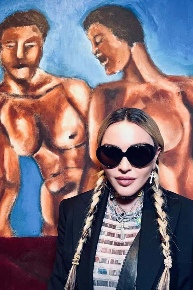 Madonna ha publicado fotos de si misma con el trabajo de Rhed Rocco en Instagram