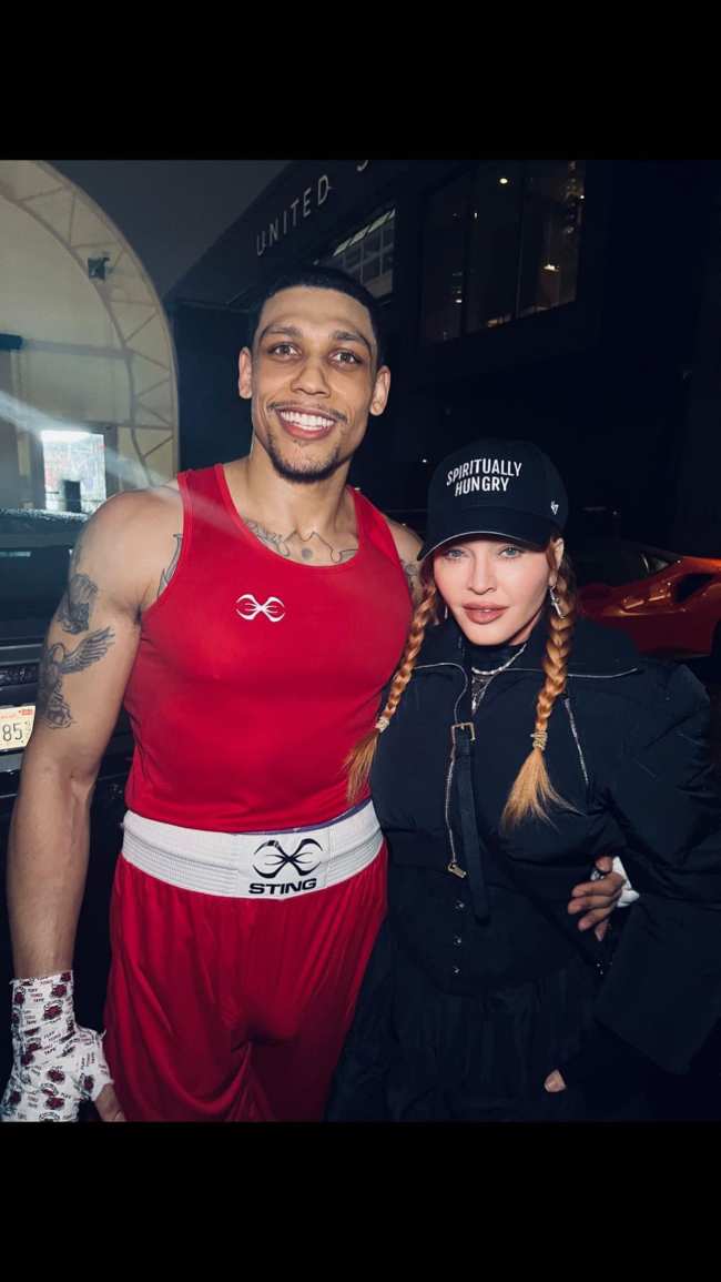              Madonna se puso comoda con su nuevo boxeador Joshua Popper             