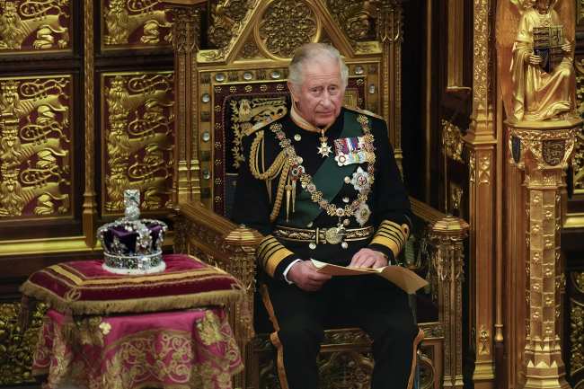              El principe Harry y Meghan Markle fueron invitados a la coronacion del rey Carlos III            