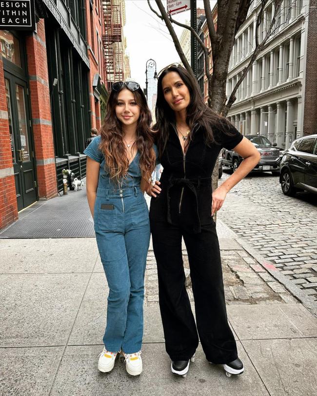 La presentadora de television comparte instantaneas detras de escena con su hija adolescente en Instagram