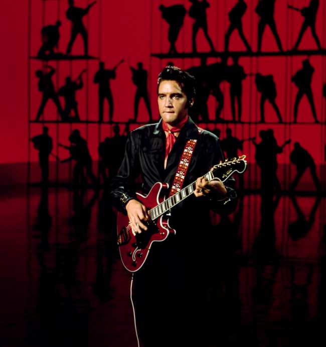              Elvis uso la correa roja durante su 68 Comeback Special            
