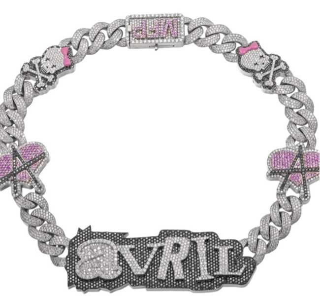 Tyga gasto 80000 en el nuevo collar de diamantes de Avril Lavigne