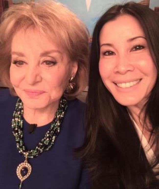 Lisa Ling y Barbara Walters en una selfie