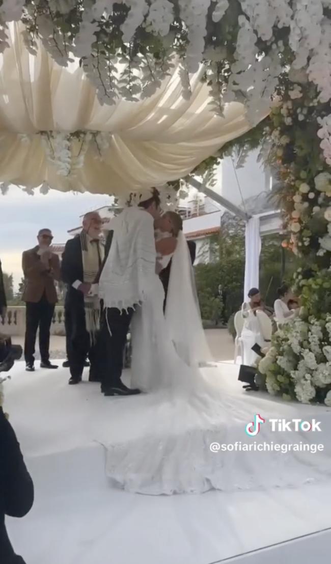 Sofia Richie compartio clips del fin de semana de bodas perfecto de ella y Elliot Grainge en TikTok el lunes