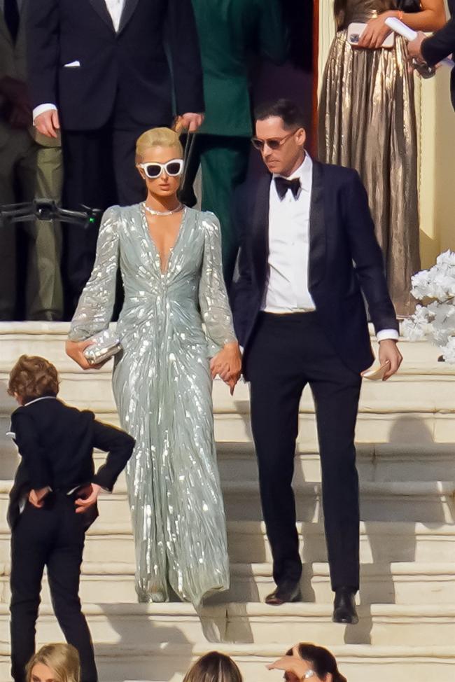 Paris Hilton asistio a la boda con su esposo Carter Reum