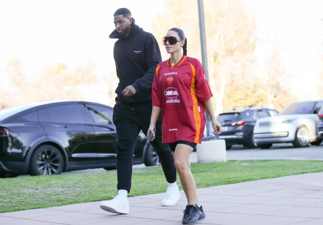 Kardashian sigue siendo cercana a Thompson a pesar de que el atleta engana a su hermana