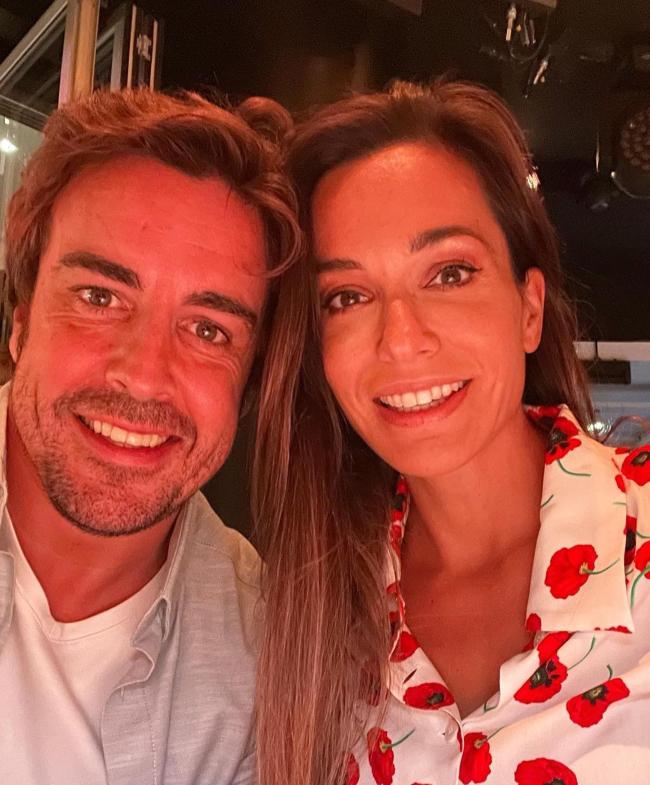 Alonso tambien se separo recientemente de la periodista Andrea Schlager