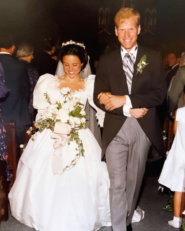 Ella y Brad Hall concibieron poco despues de su boda en 1987