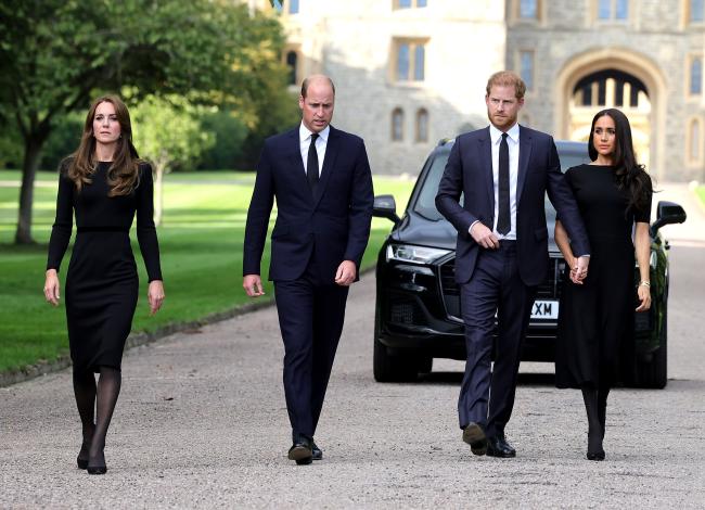 Middleton le dijo a un alto miembro de la realeza que el paseo que ella y William hicieron despues del funeral de la Reina fue lo mas dificil que jamas haya hecho