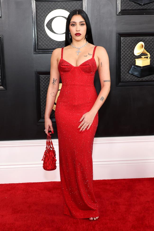 Lourdes que hace musica como Lolahol canalizo a su madre icono del pop en los Grammy de 2023