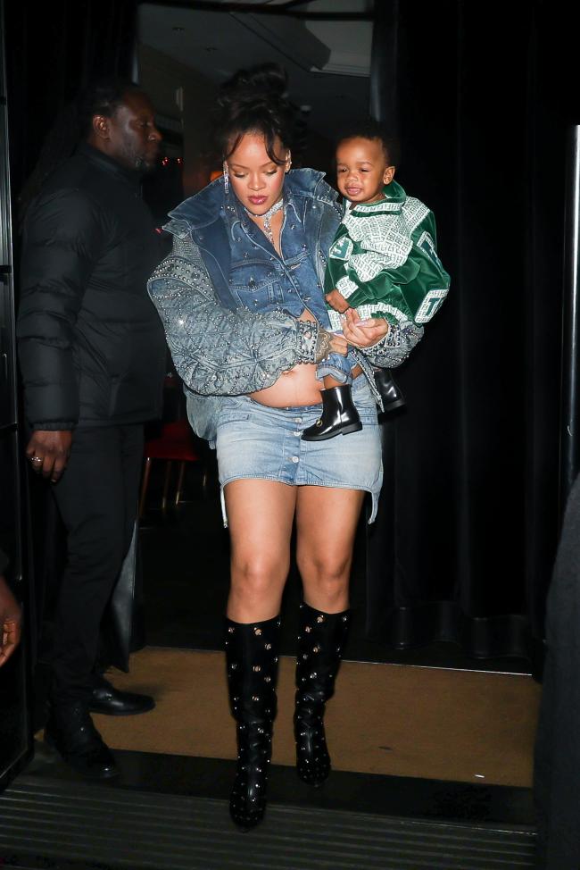 Baby Fenty uso una chaqueta bomber de Fendi mientras que su famosa mama opto por Gucci