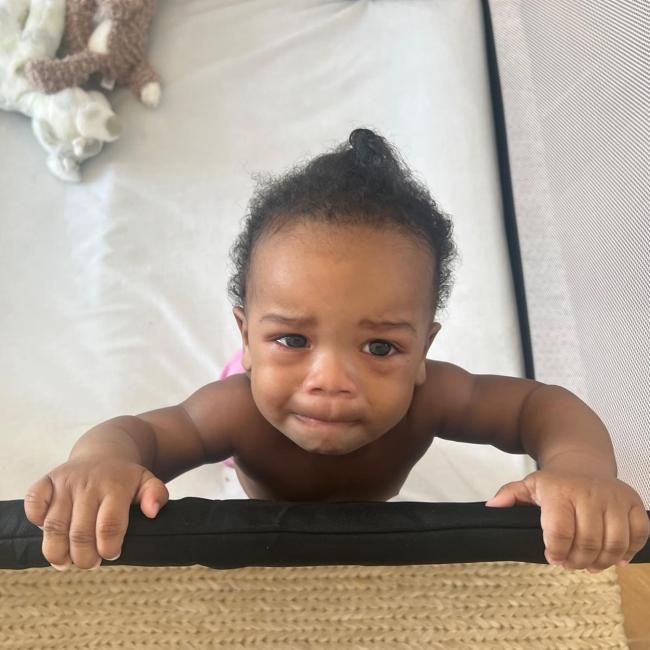 Rihanna aun no ha revelado el nombre de su hijo de 1 ano