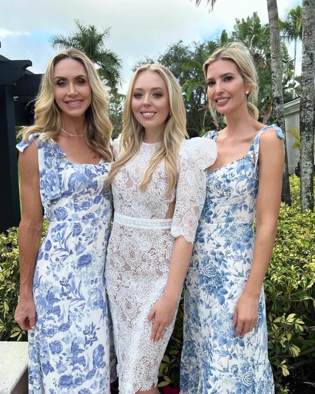 Nos dijeron que Tiffany que se muestra aqui con Ivanka y Lara Trump se acerco mas a la familia durante su boda en noviembre en MaraLago