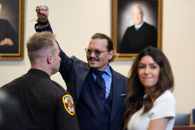 Johnny Depp gano su juicio por difamacion contra Heard hace casi un ano