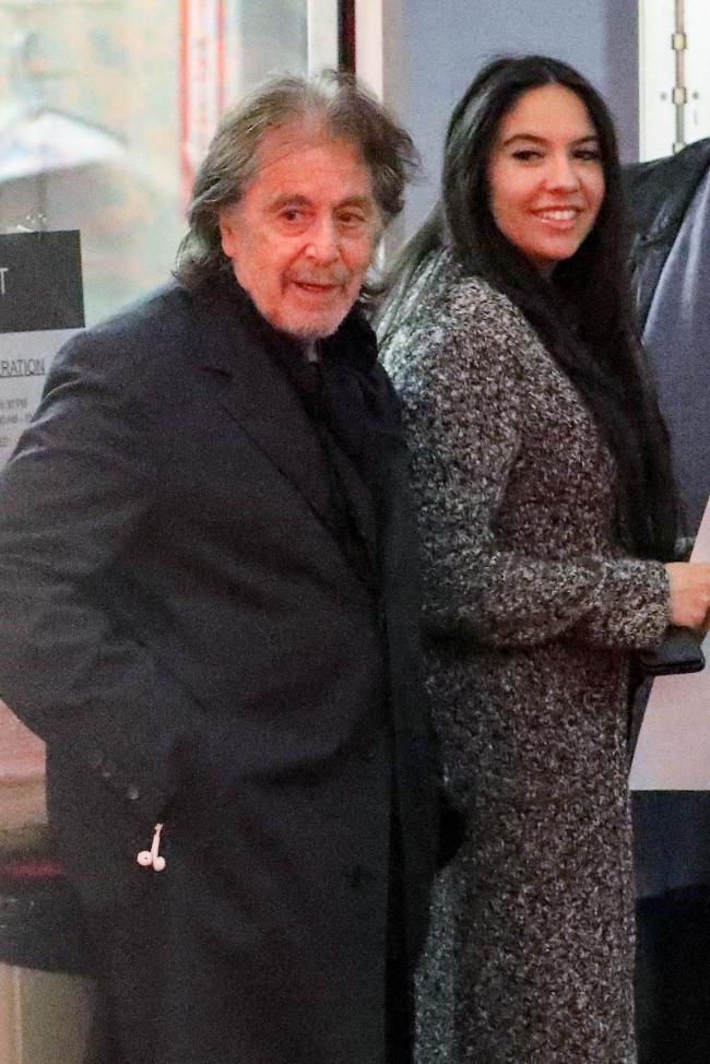 Según los informes, el bebé de Al Pacino con su novia embarazada Noor Alfallah, de 29 años, fue 