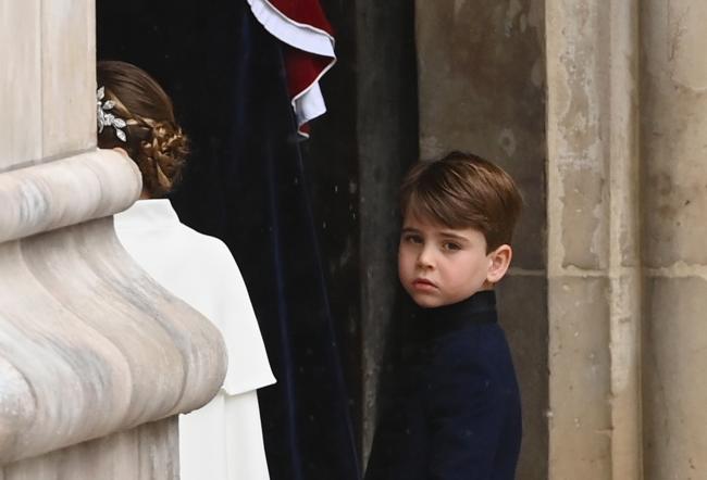 El príncipe Luis podría ser llevado por una niñera después de asistir a la coronación del rey Carlos III el sábado.