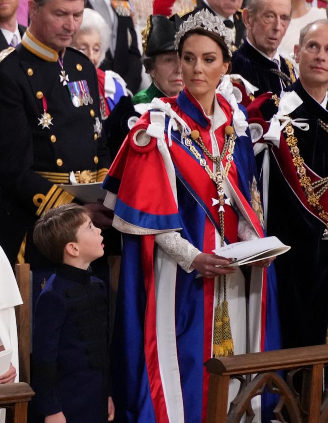 Middleton mantuvo los ojos en su hijo menor durante toda la ceremonia.