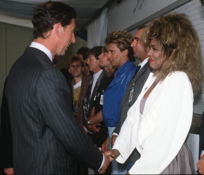 Turner conoció a la monarca cuando actuó en el Concierto de Rock All-Star de Prince's Trust en 1986.