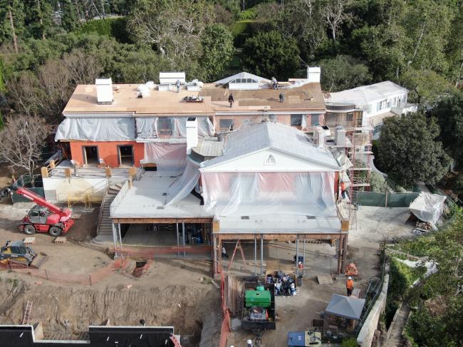 La propiedad de Bezos y Sánchez en Bevery Hills, California, está en construcción.