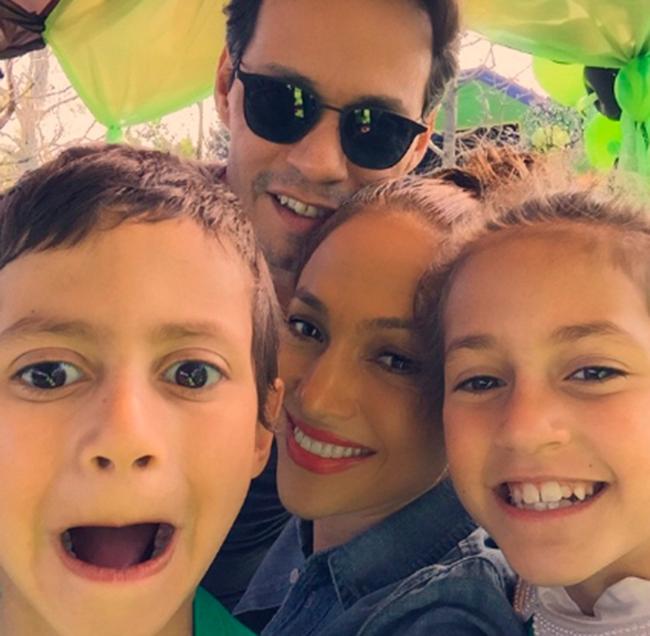 Lopez comparte a sus hijos con su ex esposo Marc Anthony.