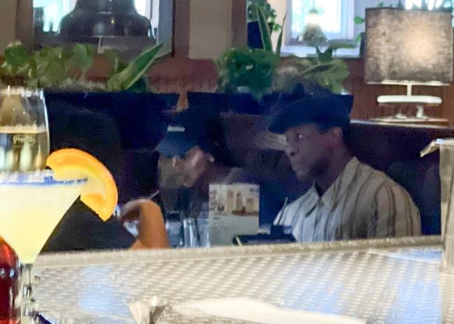 Meagan Good y Jonathan Majors fueron vistos cenando en Red Lobster el martes.