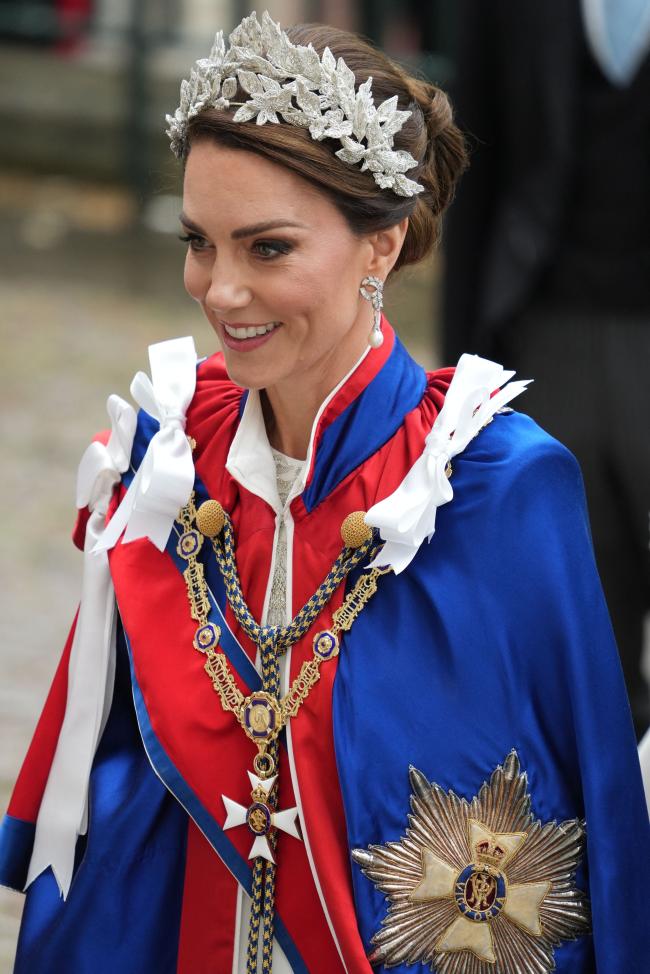 Kate Middleton seleccionó dos piezas de joyería muy especiales para la coronación del rey Carlos III.