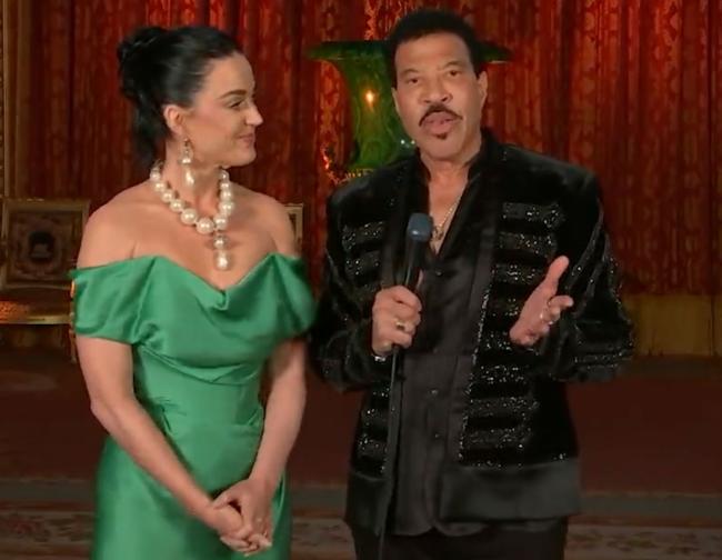 Katy Perry y Lionel Richie aparecieron virtualmente en “American Idol” el domingo desde el Castillo de Windsor.