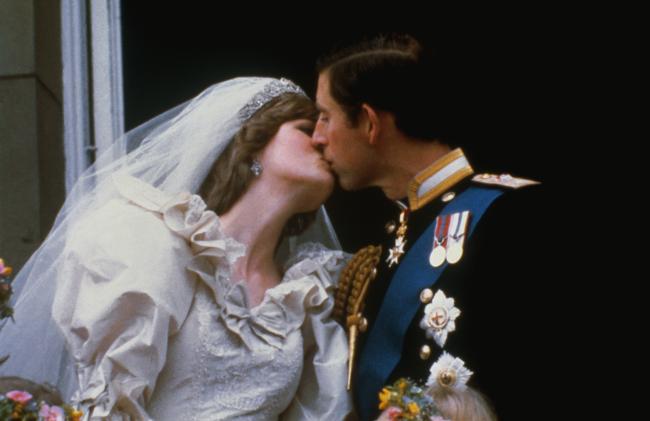 El matrimonio de Charles y Diana fue infeliz y terminó en divorcio.