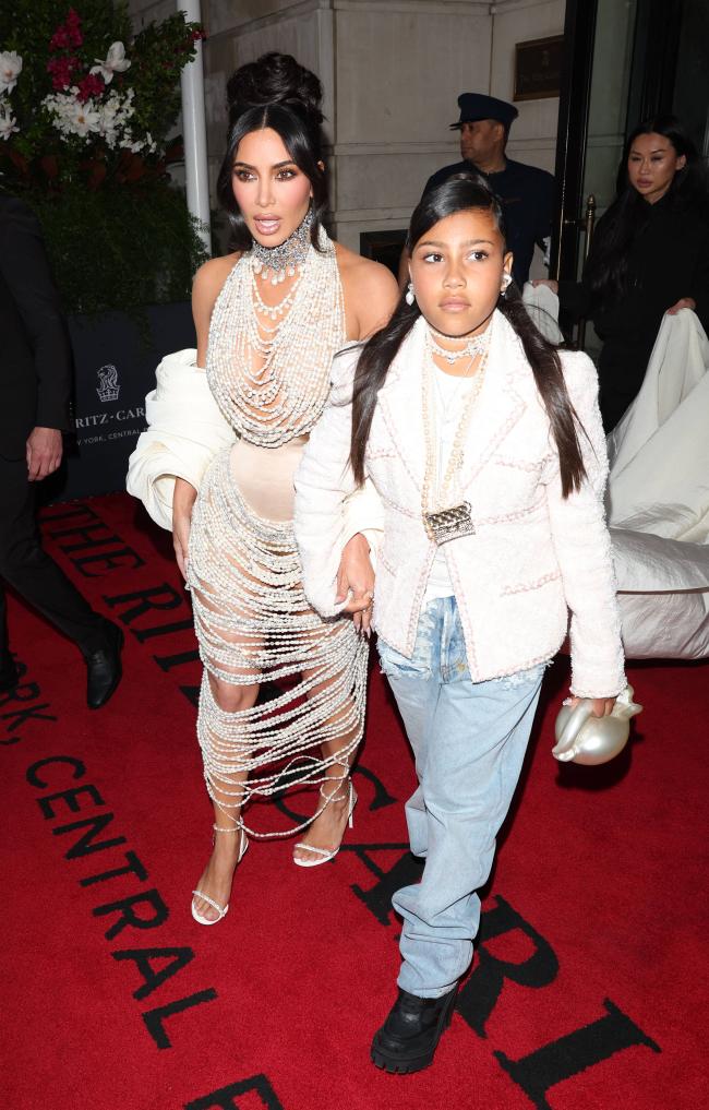 North West estuvo en la ciudad de Nueva York para la aparicion de Kardashian en la Met Gala