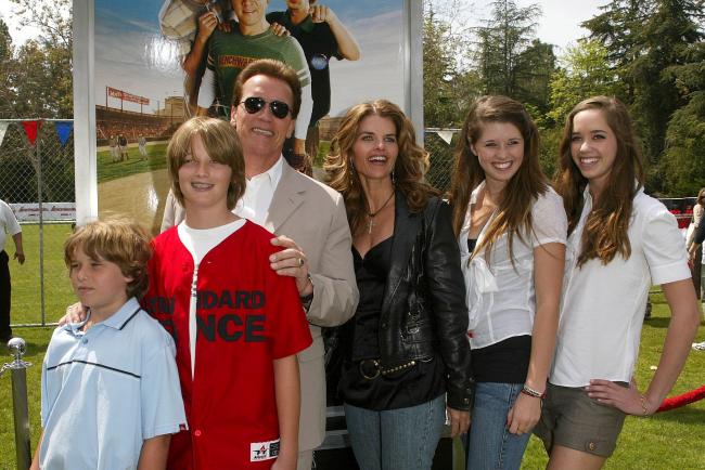 Schwarzenegger y Shriver, aquí con los niños Christopher, Patrick, Katherine y Christina en 2006, se divorciaron en 2021, una década después de su separación.