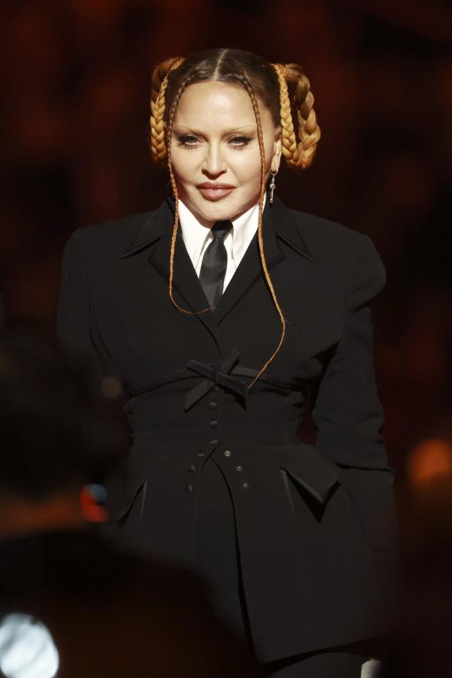 El rostro de Madonna fue diseccionado en linea despues de su aparicion en los Grammy
