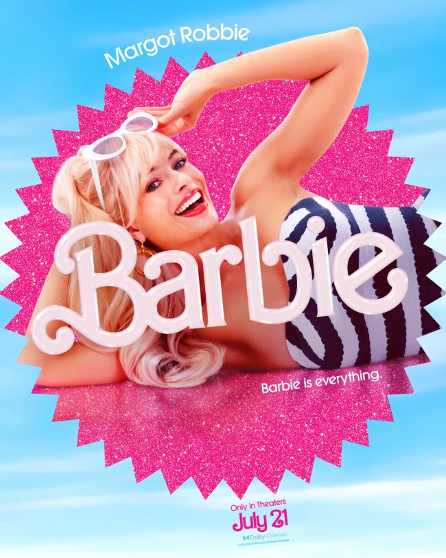 Robbie usa una recreación de un traje de baño antiguo de Barbie en la película.