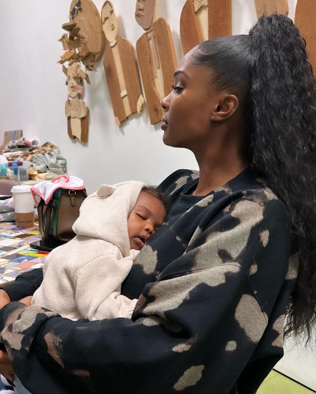 LaNisha Cole comparte a su hija Onyx con el presentador de 