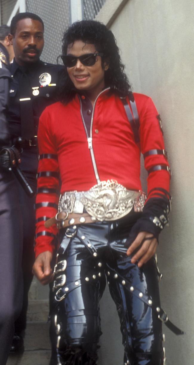El look de Offset canalizó los looks icónicos de Michael Jackson.