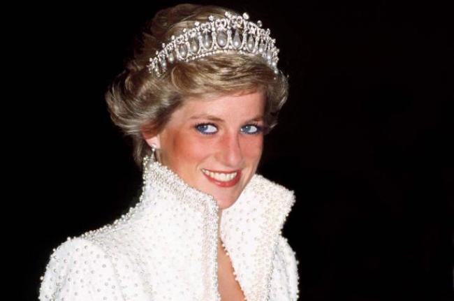 La princesa Diana uso la tiara Lovers Knot de la familia real que luego se convirtio en la favorita de la proxima princesa de Gales tambien conocida como Kate Middleton