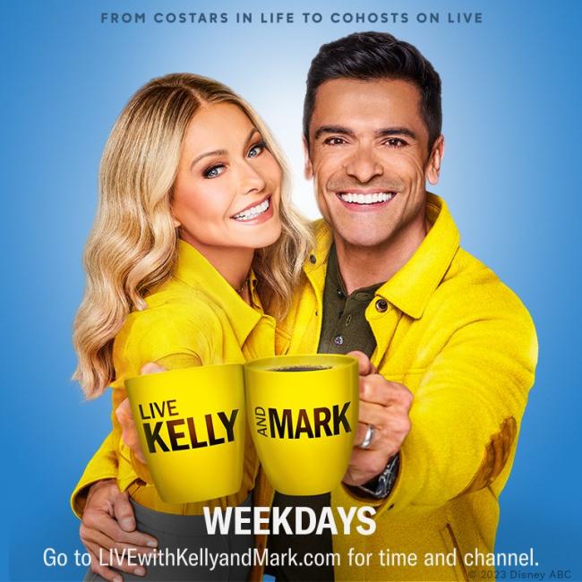 Mark Consuelos se unio a su esposa Kelly Ripa como coanfitrion del programa de ABC despues de que Ryan Seacrest se fuera