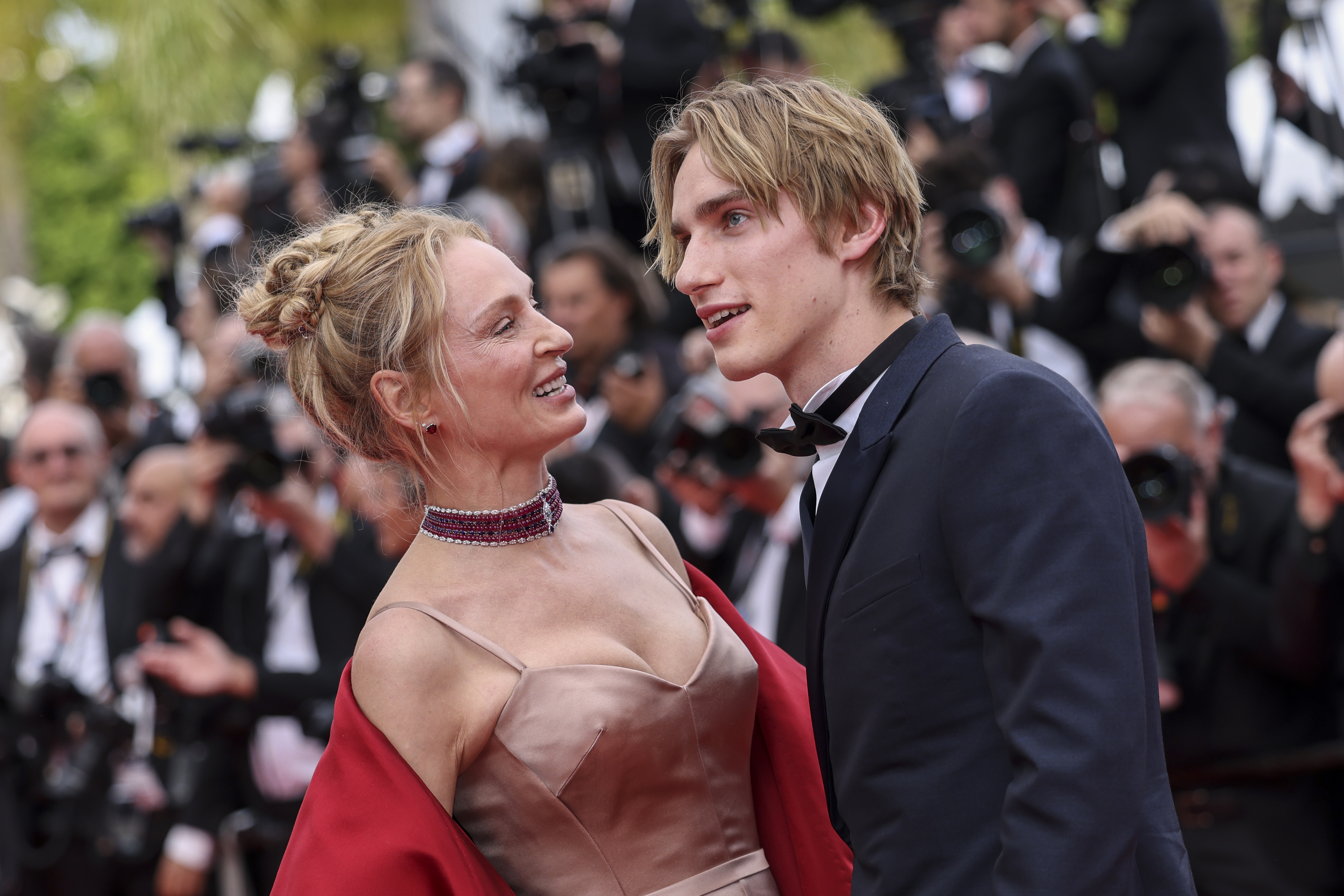 Se espera que la hija de Thurman, Maya Hawke, haga su propia aparición en Cannes.