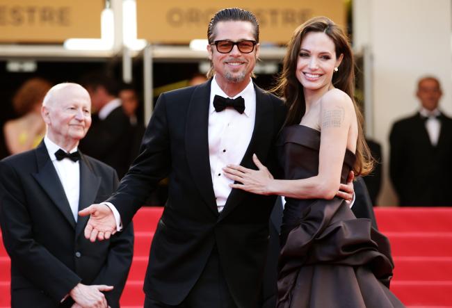 Brad Pitt afirma que Angelina Jolie lo mantuvo a propósito 