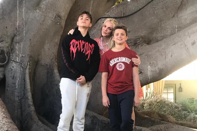 Spears compartió la publicación mientras sus hijos, Sean Preston, de 17 años, y Jayden, de 16, se preparan para mudarse a Hawái.