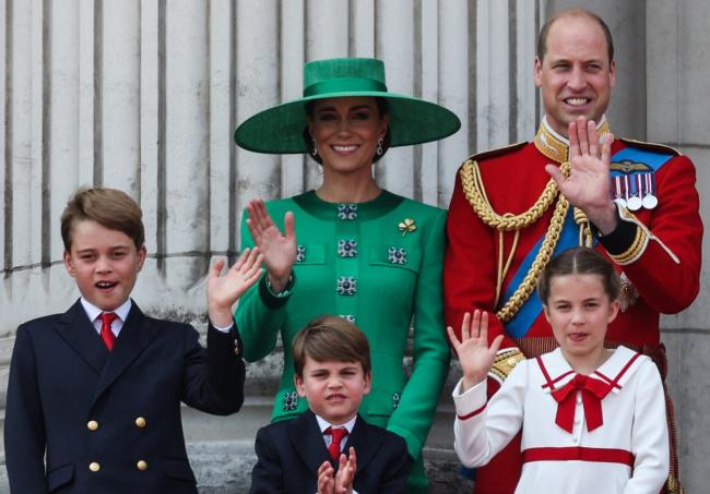 La familia participó en el desfile de cumpleaños del rey Carlos III, Trooping the Colour, el día anterior.