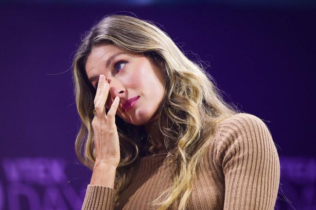 Gisele Bündchen fue vista llorando mientras daba una conferencia en Sao Paulo después de que su exesposo Tom Brady hablara sobre la paternidad compartida.